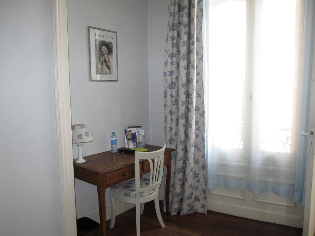 Hotel Arlequin Troyes Habitación foto